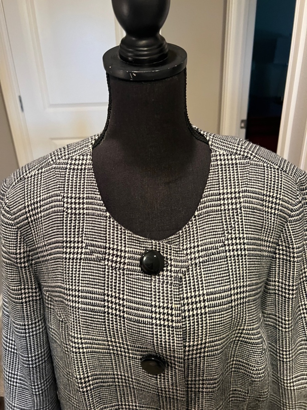 JM Collection Black and White Glen Plaid Round-Neck Blazer - Picture 6 of 10